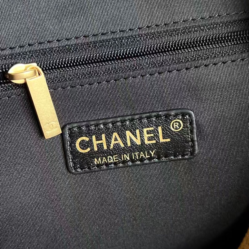 Chanel Two-Tone Camel Suede and Black Leather Shoulder Bag - Picture 7 of 7